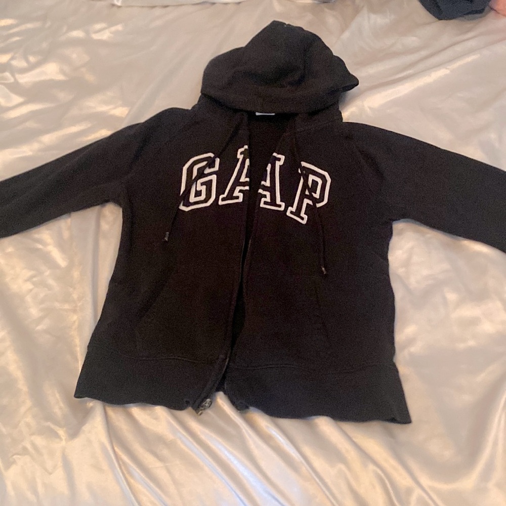 GAP sweater